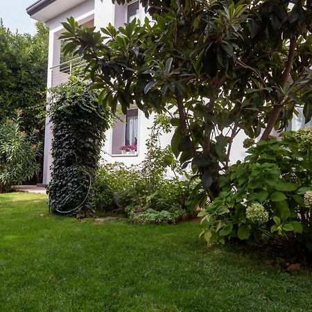 Appartamento Con Giardino Le Querce Систияна Екстериор снимка