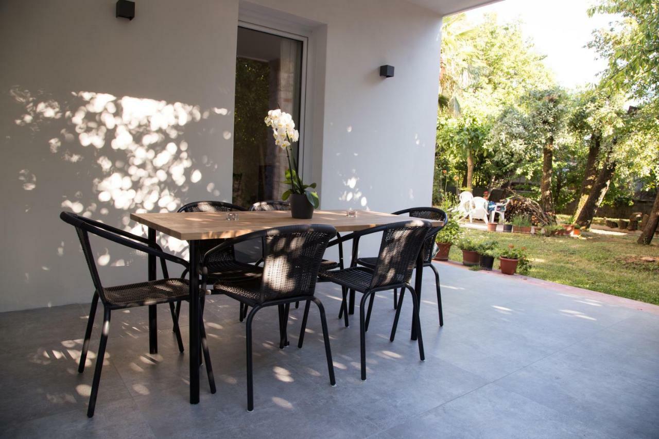 Appartamento Con Giardino Le Querce Систияна Екстериор снимка